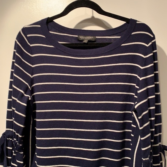 Banana Republic Merino Wool Striped Bell Sleeve Sweater L - Picture 4 of 10
